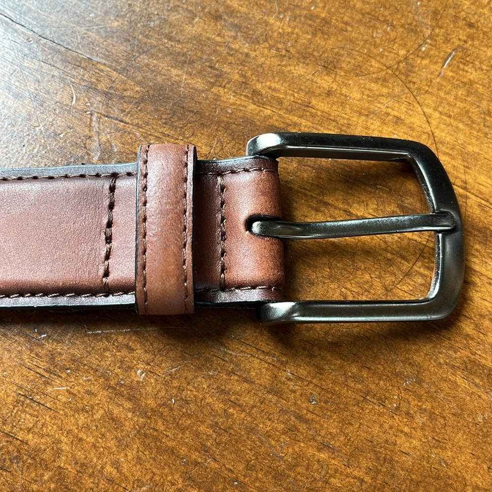 Clarks Genuine Leather Dress Belt Silver Tone Adjustable Buckle Brown - Sz 32 - Picture 2 of 12